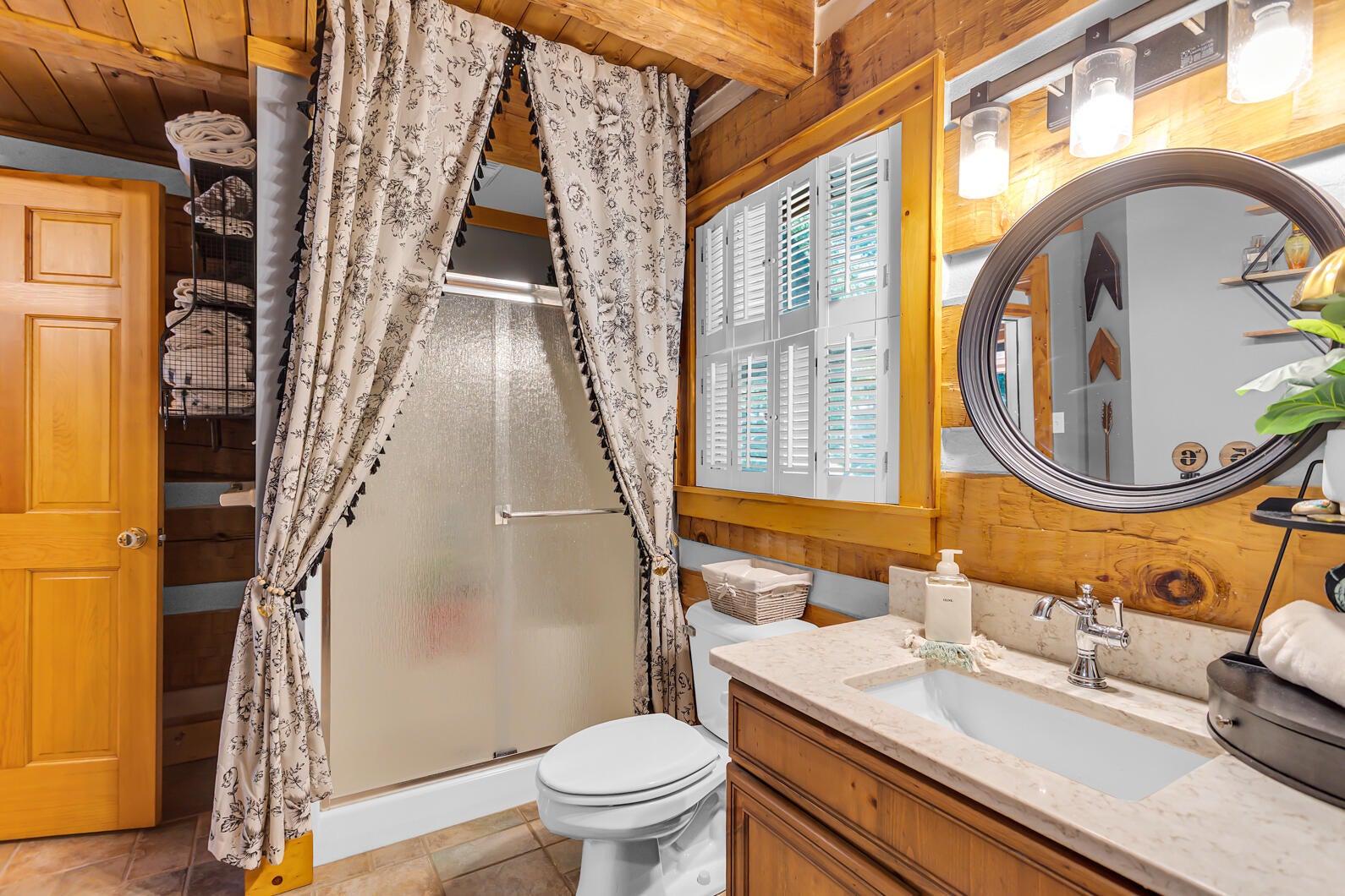 Horton, Michigan, 49246, United States, 5 Bedrooms Bedrooms, ,3 BathroomsBathrooms,Residential,Active,1944098
