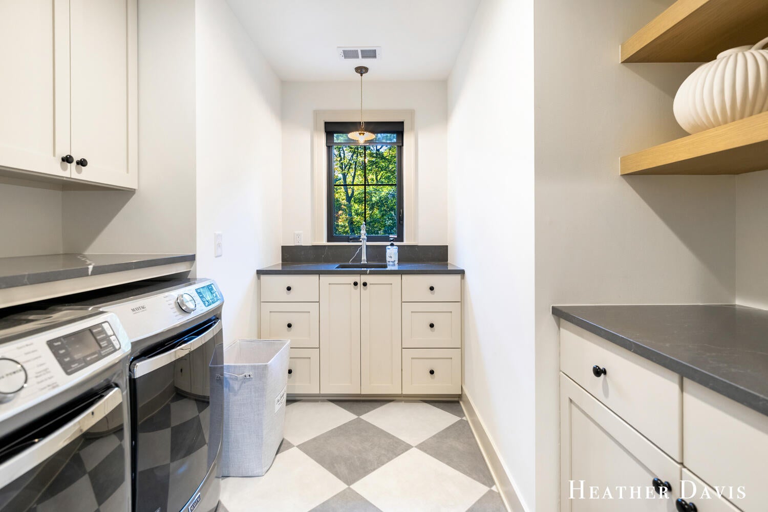 West Olive, Michigan, 49460, United States, 5 Bedrooms Bedrooms, ,6 BathroomsBathrooms,Residential,Active,1972174