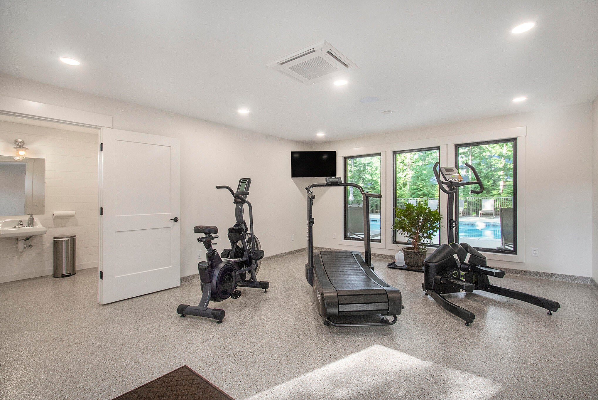 Holland, Michigan, 49424, United States, 3 Bedrooms Bedrooms, ,3 BathroomsBathrooms,Residential,Active,1970962