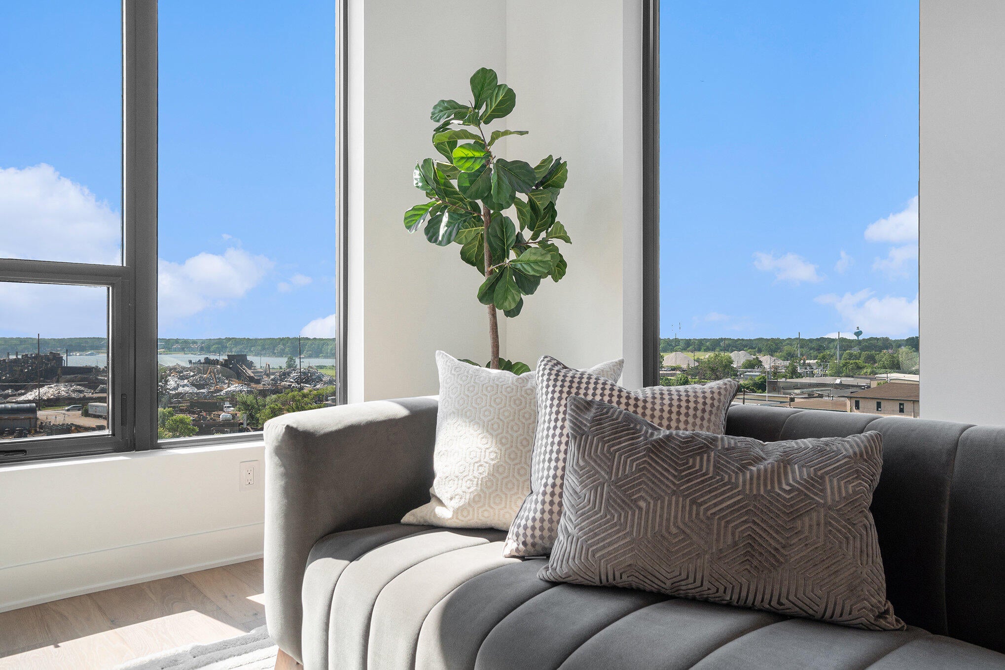 Holland, Michigan, 49423, United States, 2 Bedrooms Bedrooms, ,2 BathroomsBathrooms,Residential,Active,1953402