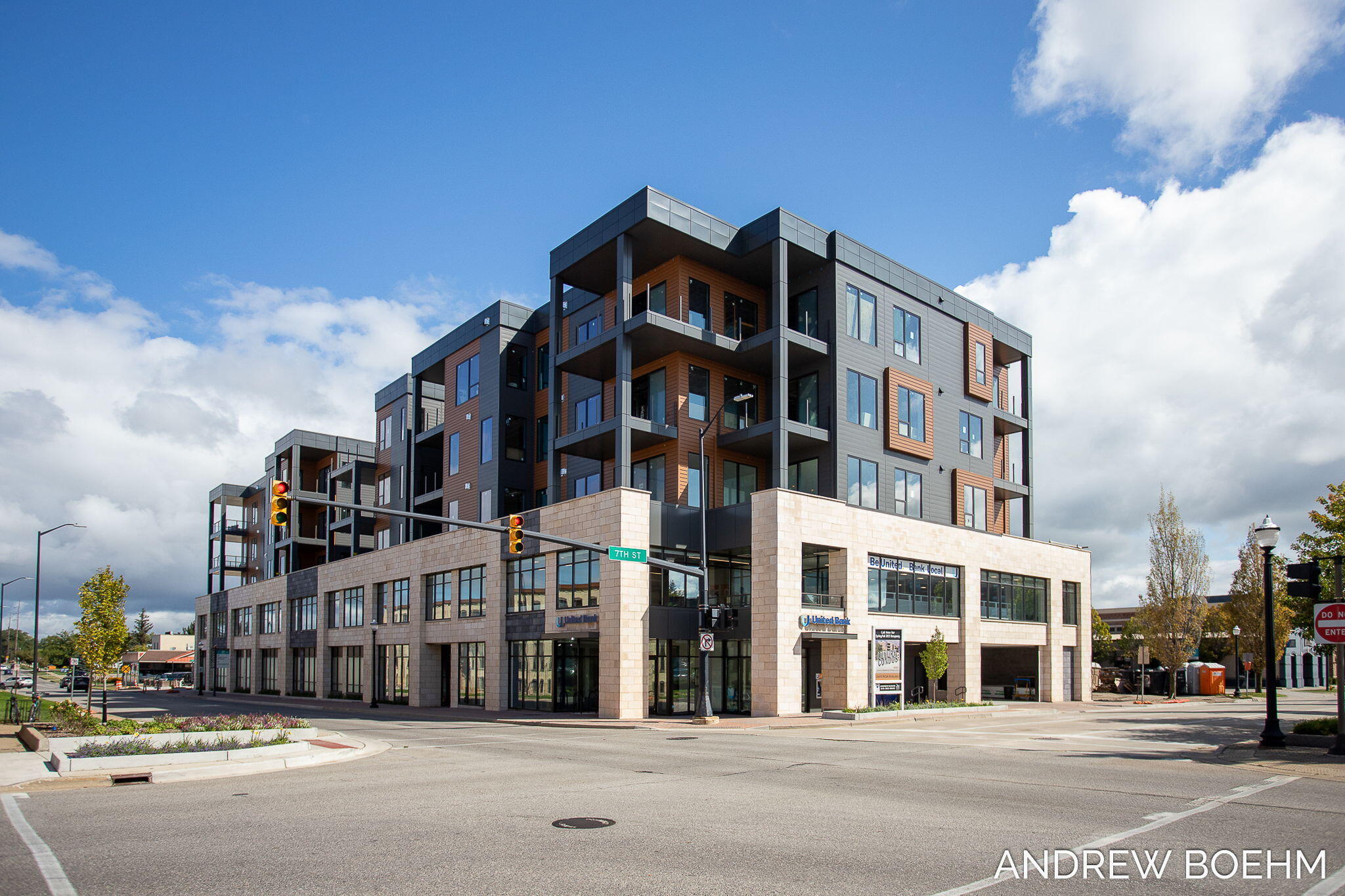 Holland, Michigan, 49423, United States, ,3 BathroomsBathrooms,Residential,Pending,1769506