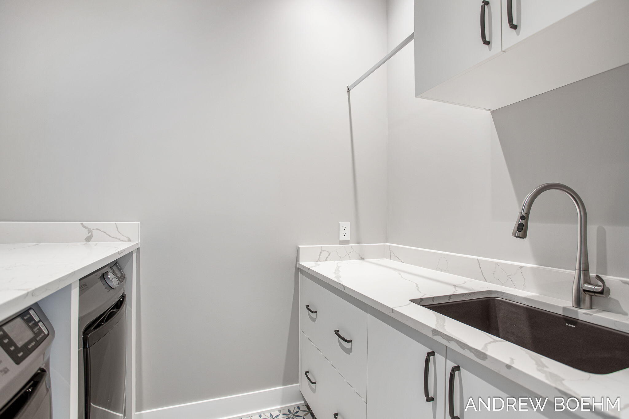 Holland, Michigan, 49423, United States, ,3 BathroomsBathrooms,Residential,Pending,1769506