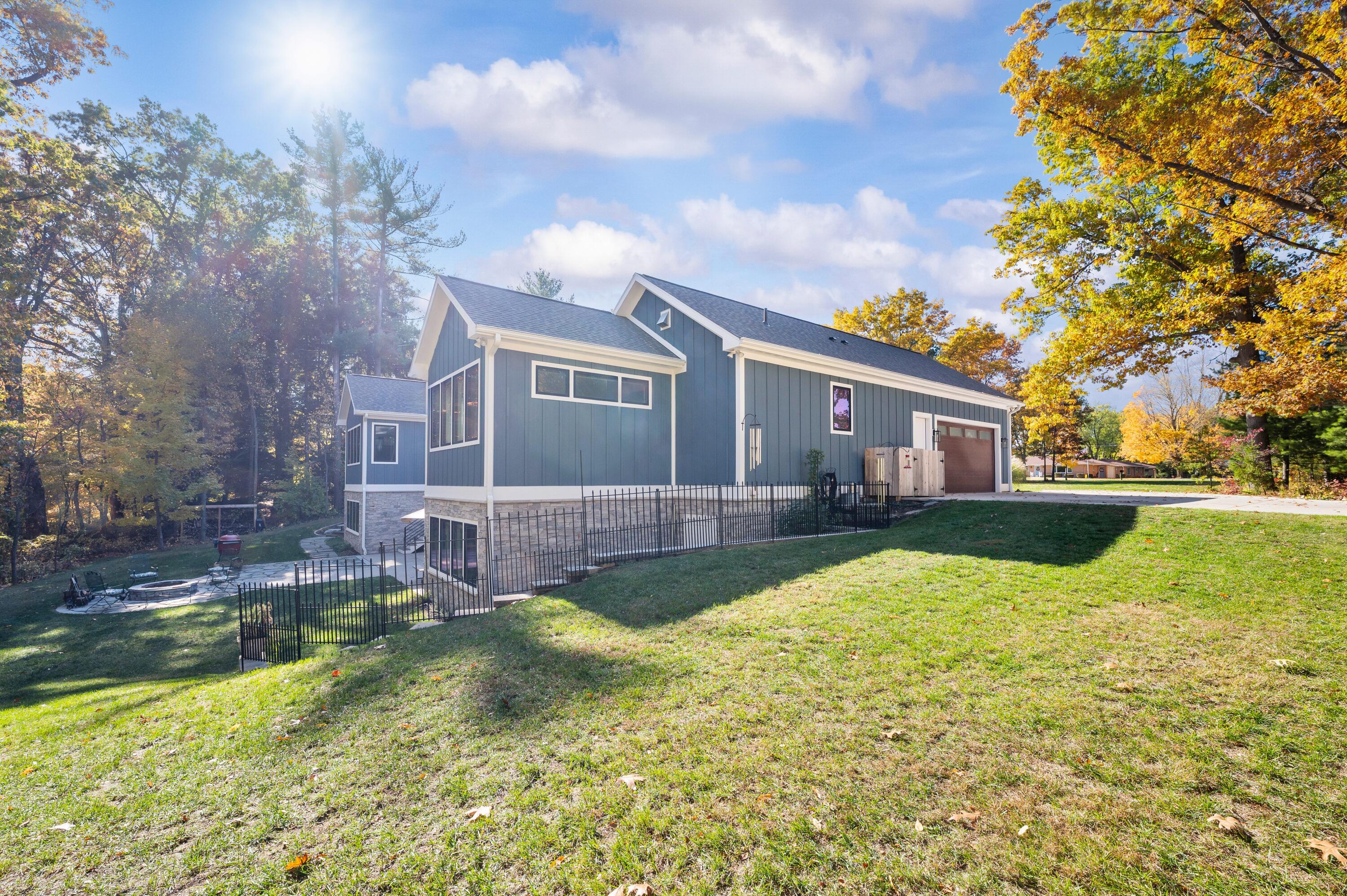 St. Joseph, Michigan, 49085, United States, 6 Bedrooms Bedrooms, ,6 BathroomsBathrooms,Residential,Active,1985598