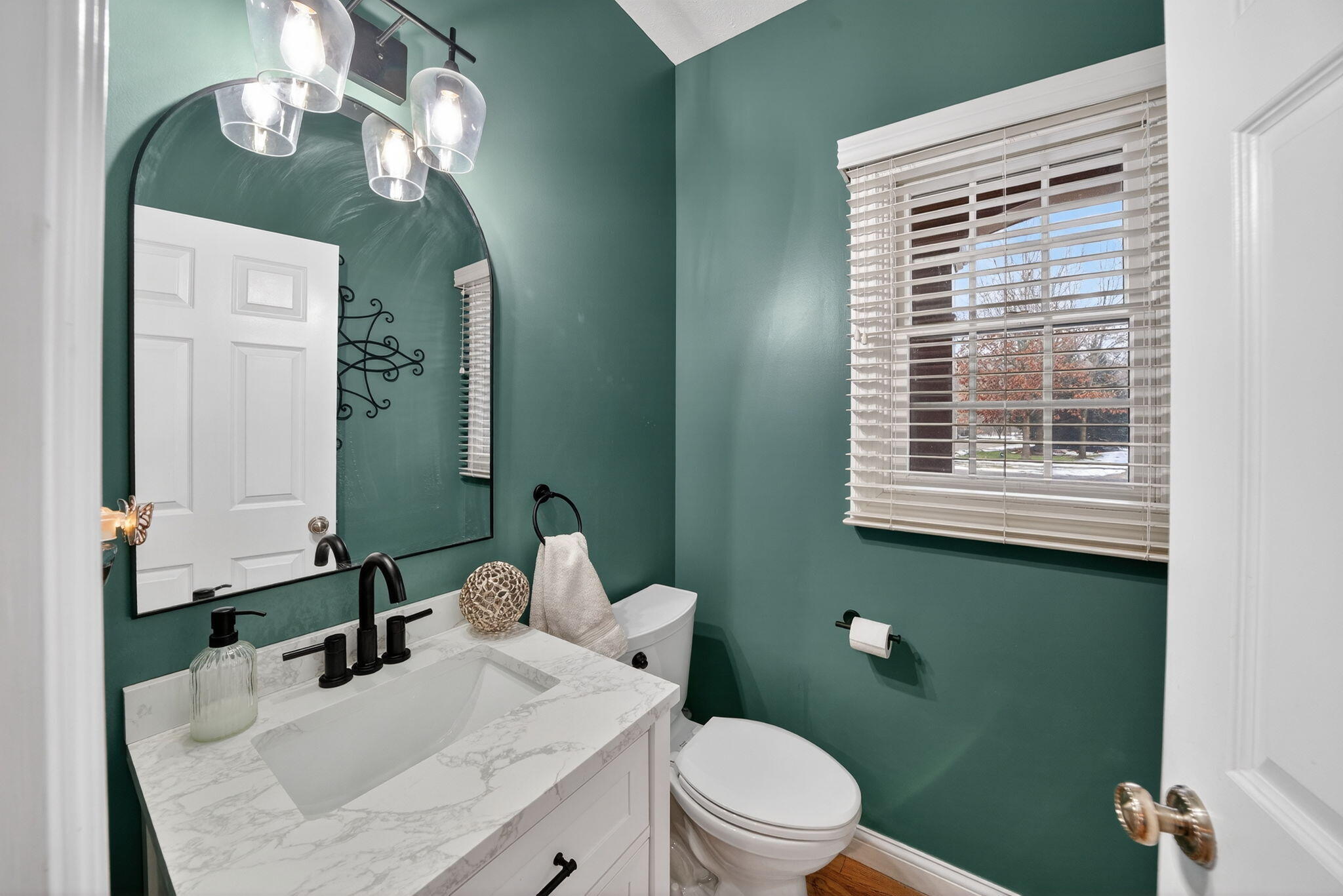 Stevensville, Michigan, 49127, United States, 5 Bedrooms Bedrooms, ,5 BathroomsBathrooms,Residential,Active,2008291