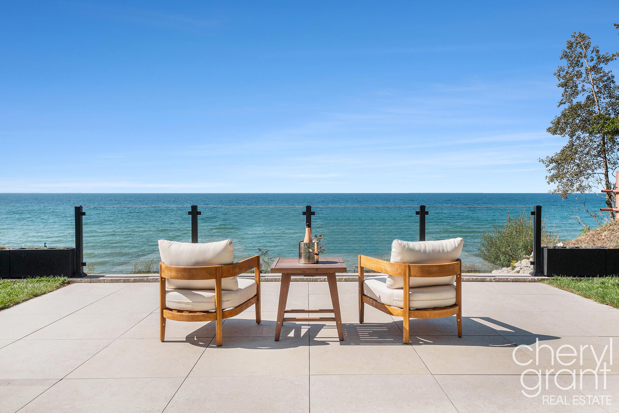 Fennville, Michigan, 49408, United States, 3 Bedrooms Bedrooms, ,4 BathroomsBathrooms,Residential,Active,1929432