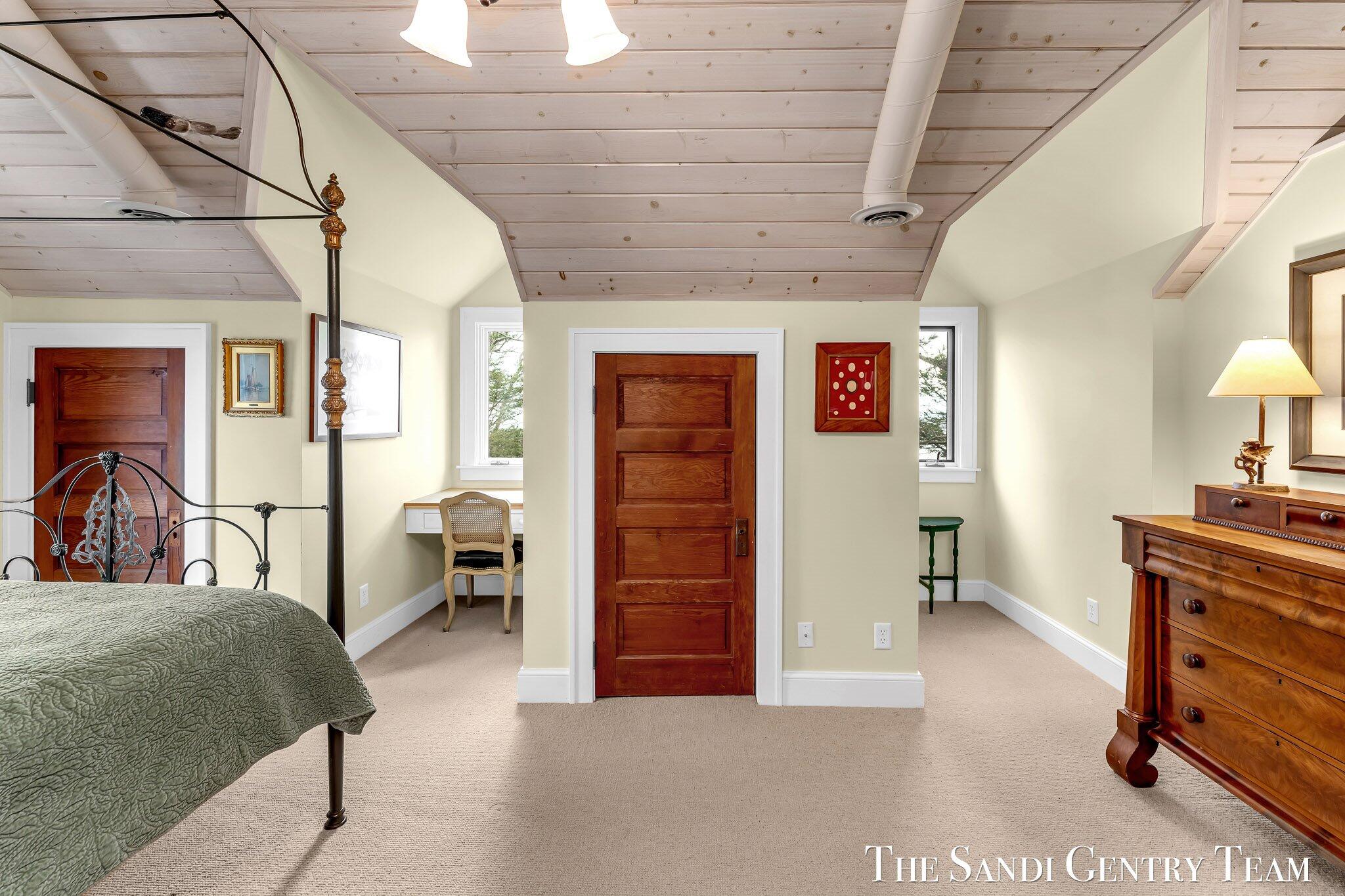 Grand Haven, Michigan, 49417, United States, ,4 BathroomsBathrooms,Residential,Active,1761642