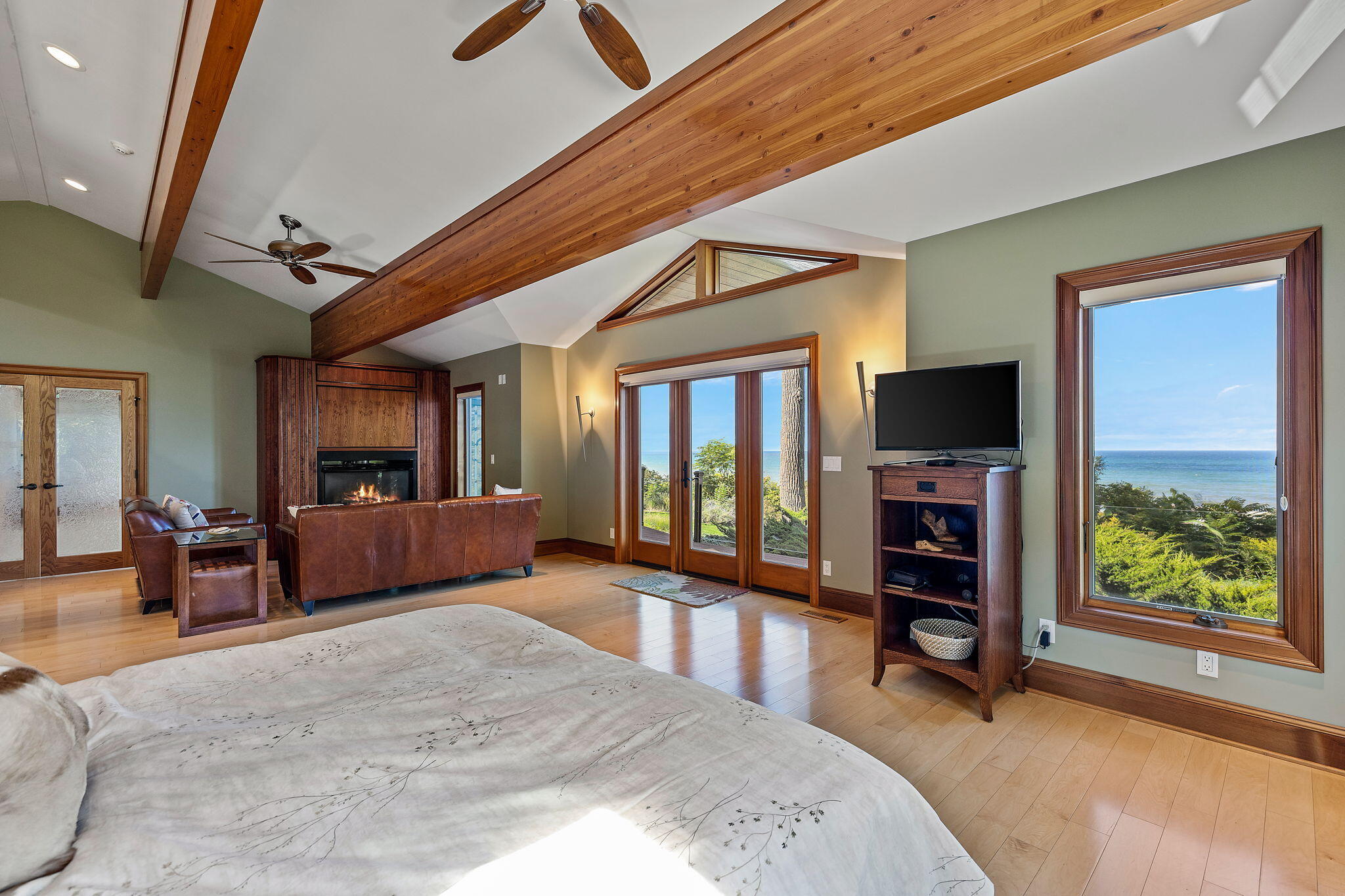 Coloma, Michigan, 49038, United States, 4 Bedrooms Bedrooms, ,5 BathroomsBathrooms,Residential,Active,1909829
