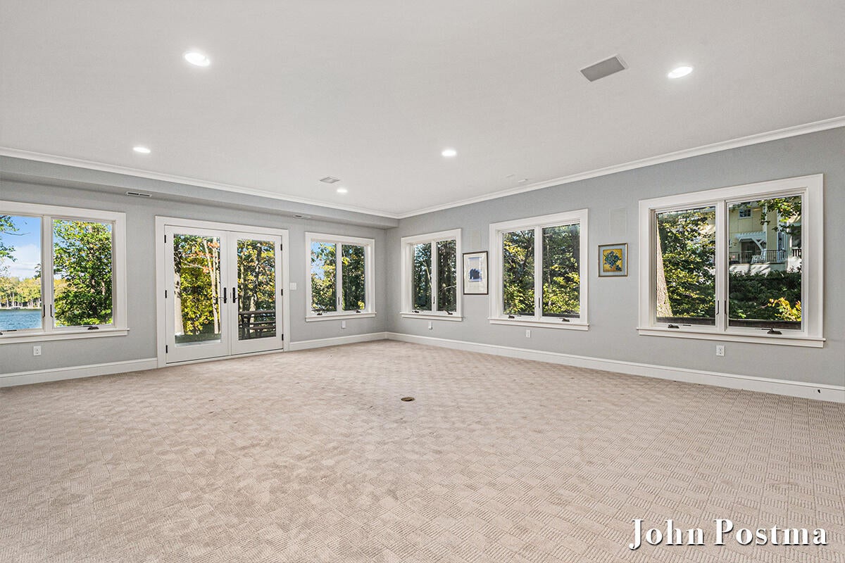 East Grand Rapids, Michigan, 49506, United States, 4 Bedrooms Bedrooms, ,6 BathroomsBathrooms,Residential,Active,2015444