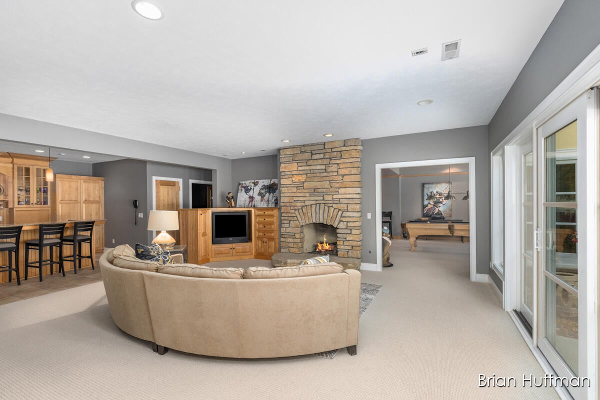 Grandville, Michigan, 49418, United States, 6 Bedrooms Bedrooms, ,9 BathroomsBathrooms,Residential,Active,1988461