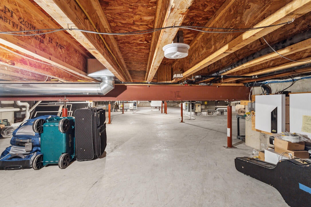 White Pigeon, Michigan, 49099, United States, 9 Bedrooms Bedrooms, ,9 BathroomsBathrooms,Residential,Active,1849554