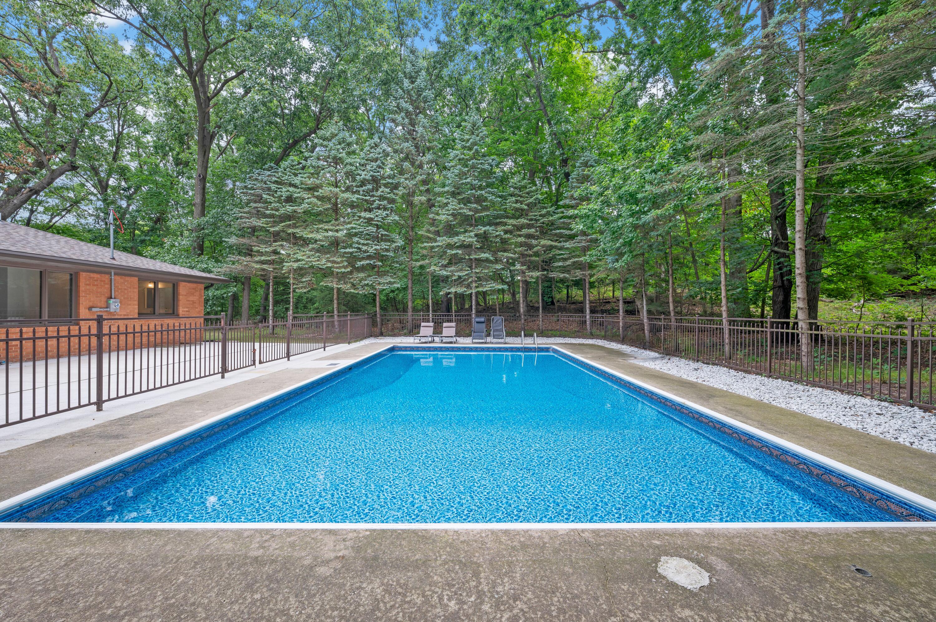 Bridgman, Michigan, 49106, United States, 5 Bedrooms Bedrooms, ,3 BathroomsBathrooms,Residential,Active,1922345