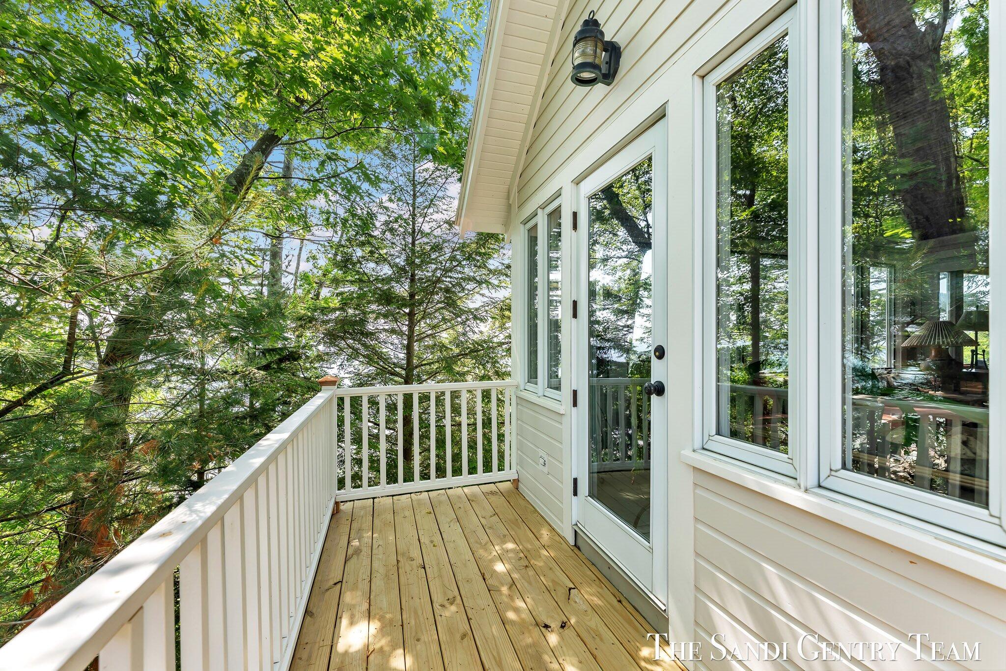 Grand Haven, Michigan, 49417, United States, ,4 BathroomsBathrooms,Residential,Active,1761642