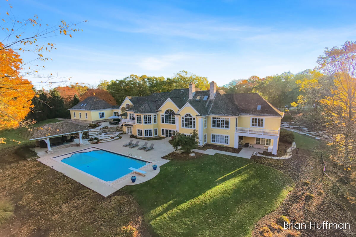 Grandville, Michigan, 49418, United States, 6 Bedrooms Bedrooms, ,9 BathroomsBathrooms,Residential,Active,1988461