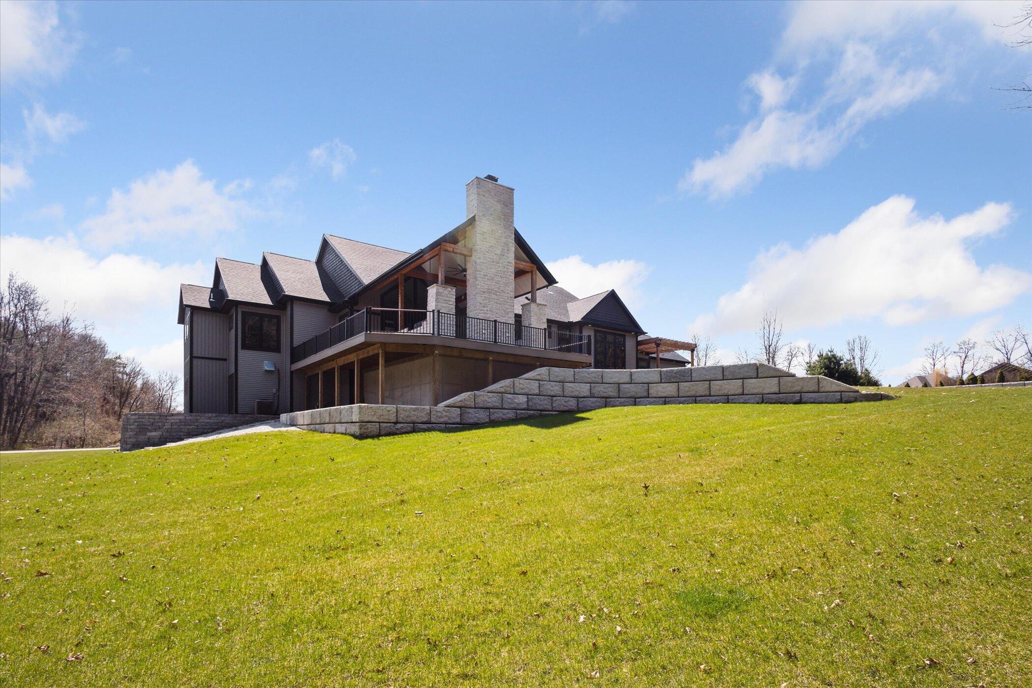 Niles, Michigan, 49120, United States, 5 Bedrooms Bedrooms, ,5 BathroomsBathrooms,Residential,Active,1769298