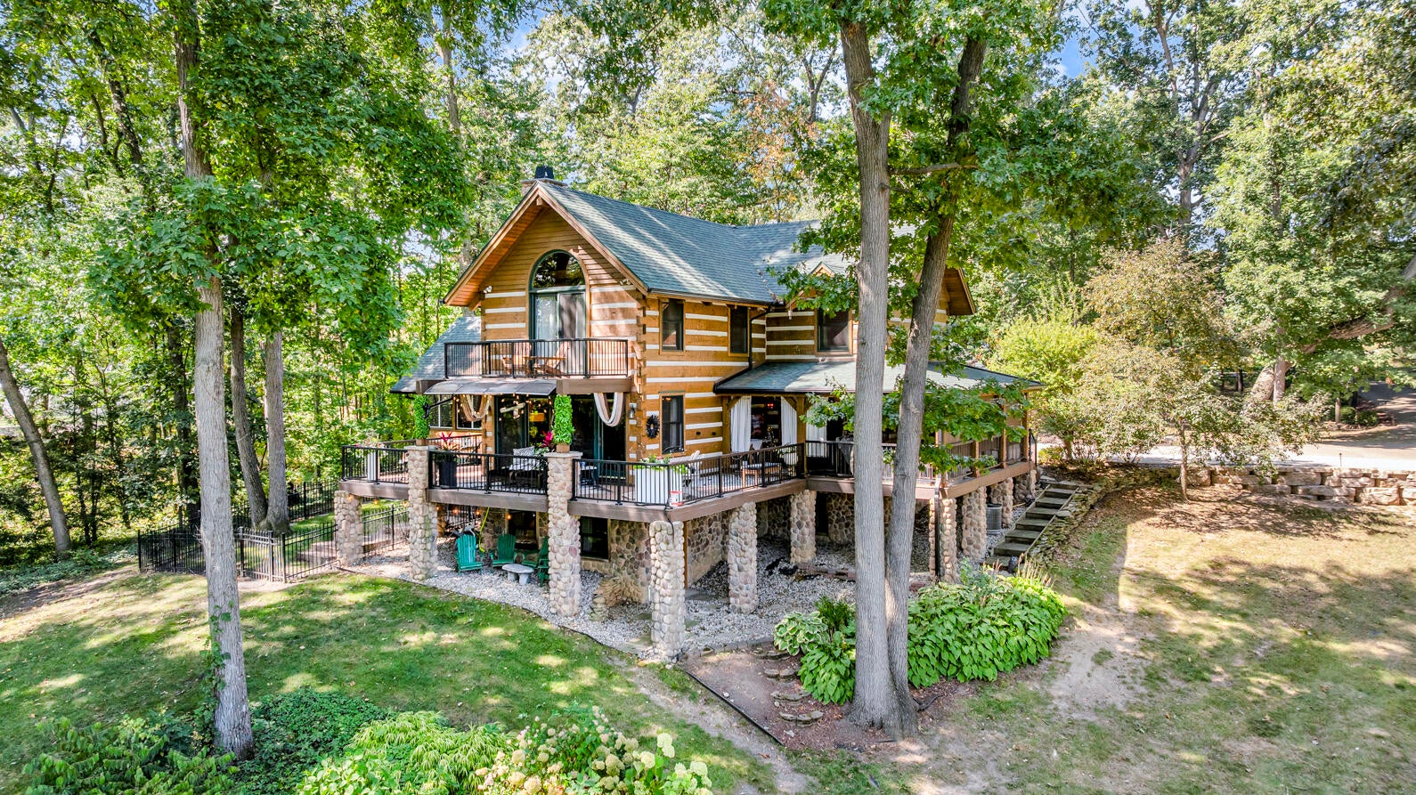 Horton, Michigan, 49246, United States, 5 Bedrooms Bedrooms, ,3 BathroomsBathrooms,Residential,Active,1944098