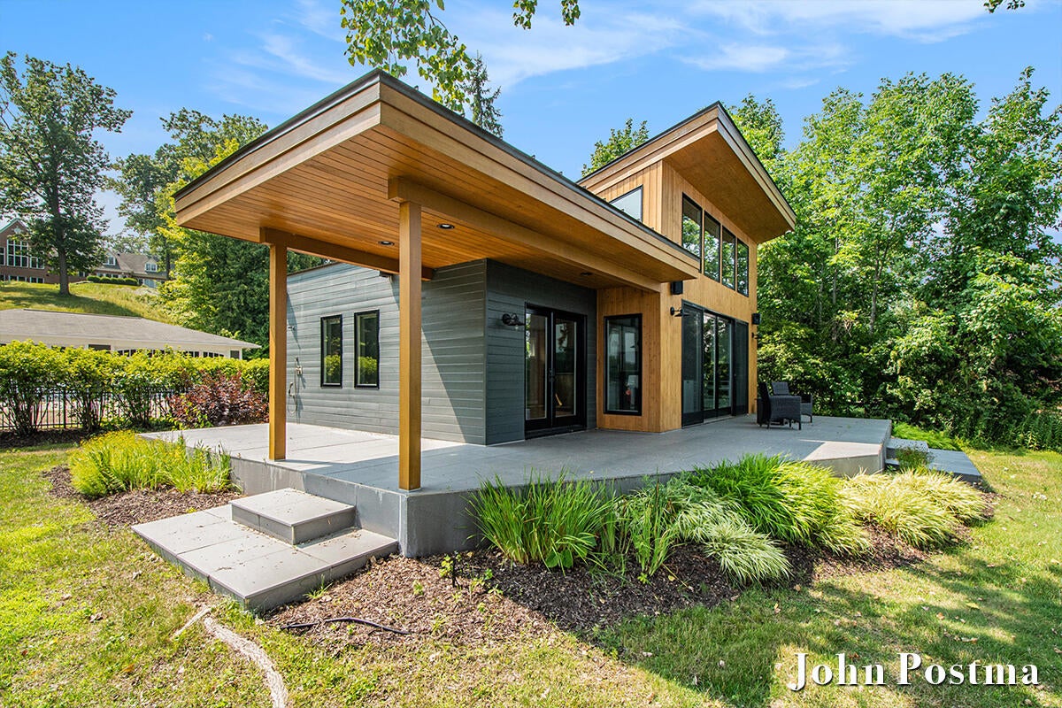 East Grand Rapids, Michigan, 49506, United States, 4 Bedrooms Bedrooms, ,6 BathroomsBathrooms,Residential,Active,2015444