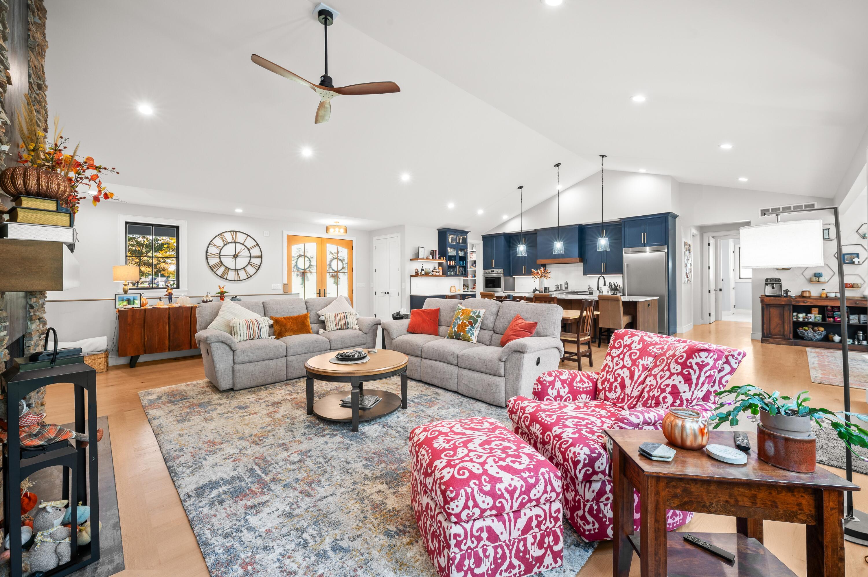 St. Joseph, Michigan, 49085, United States, 6 Bedrooms Bedrooms, ,6 BathroomsBathrooms,Residential,Active,1985598