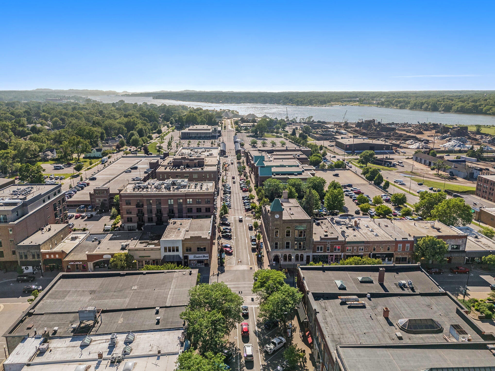 Holland, Michigan, 49423, United States, 2 Bedrooms Bedrooms, ,2 BathroomsBathrooms,Residential,Active,1953402