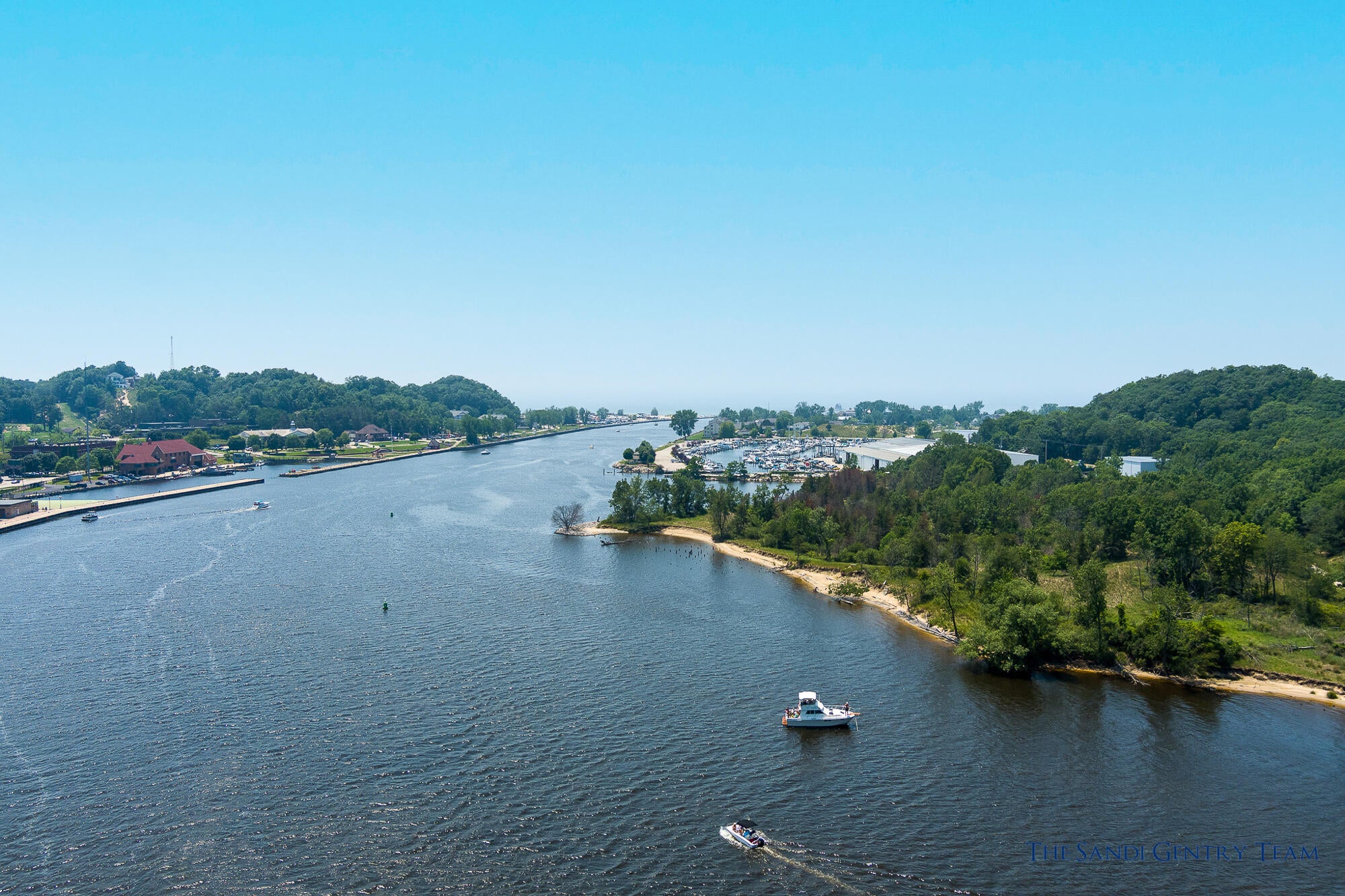 Grand Haven, Michigan, 49417, United States, 2 Bedrooms Bedrooms, ,2 BathroomsBathrooms,Residential,Active,2007339