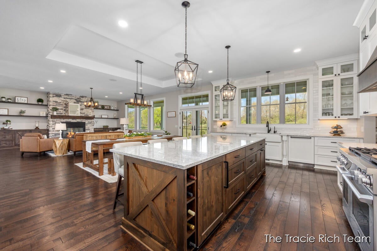 Rockford, Michigan, 49341, United States, 5 Bedrooms Bedrooms, ,5 BathroomsBathrooms,Residential,Active,1929409