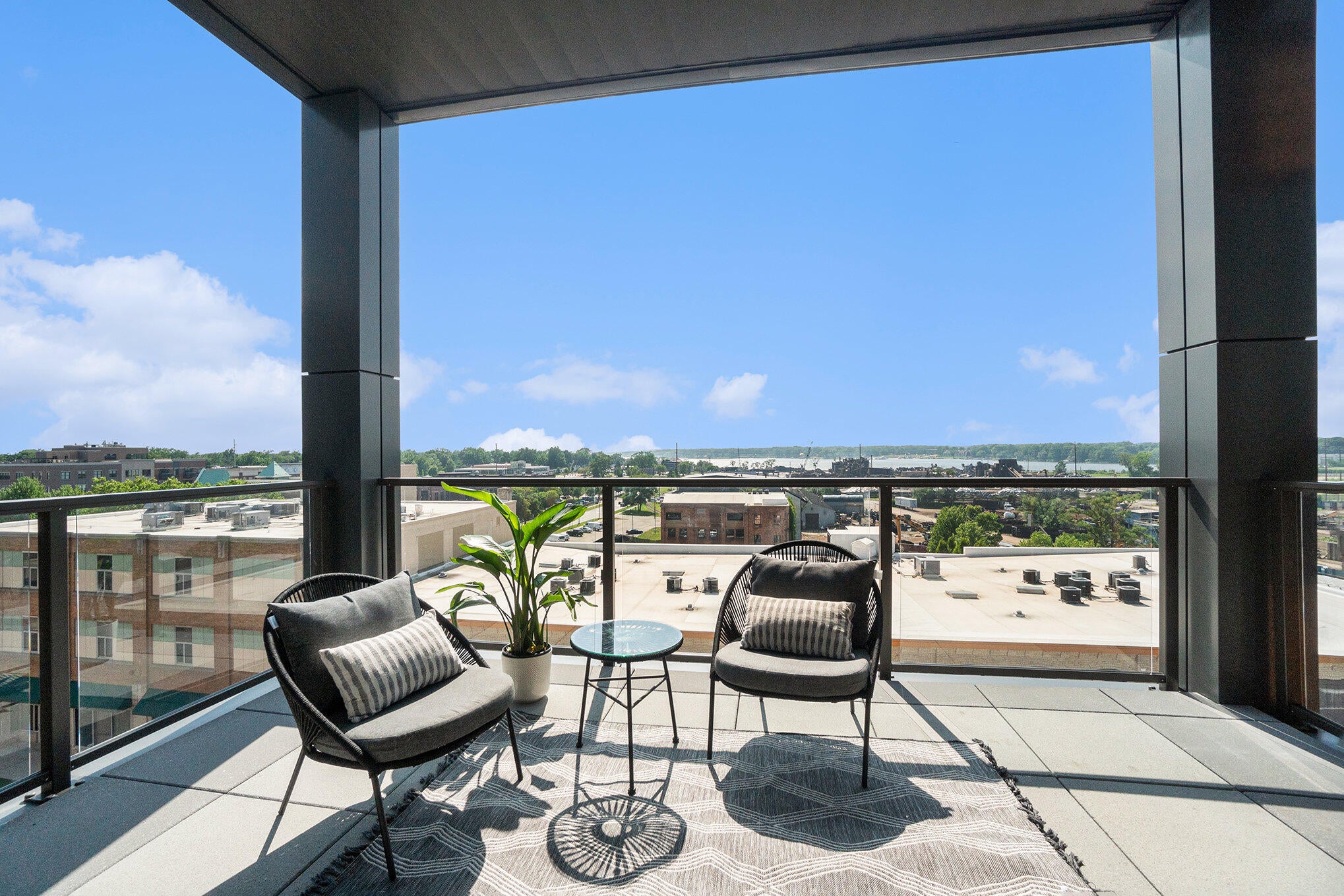 Holland, Michigan, 49423, United States, 2 Bedrooms Bedrooms, ,2 BathroomsBathrooms,Residential,Active,1953402