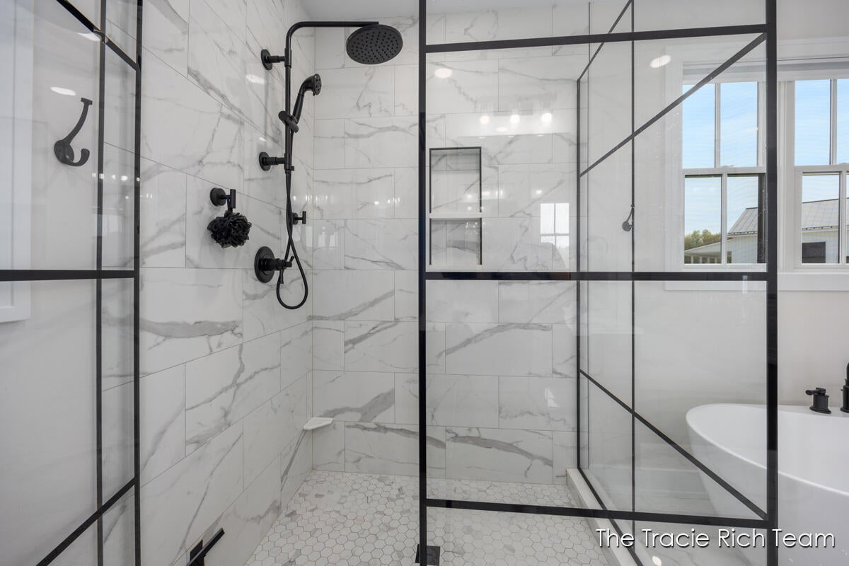 Rockford, Michigan, 49341, United States, 5 Bedrooms Bedrooms, ,5 BathroomsBathrooms,Residential,Active,1929409