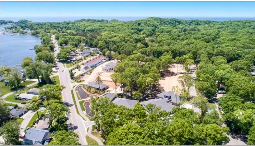 Holland, Michigan, 49424, United States, 3 Bedrooms Bedrooms, ,3 BathroomsBathrooms,Residential,Active,1970962