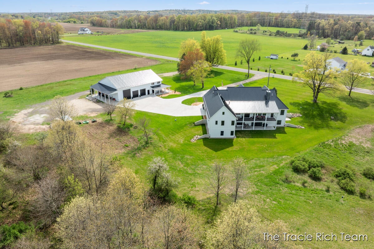 Rockford, Michigan, 49341, United States, 5 Bedrooms Bedrooms, ,5 BathroomsBathrooms,Residential,Active,1929409