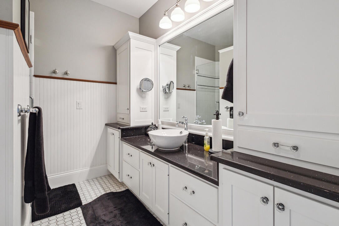 White Pigeon, Michigan, 49099, United States, 9 Bedrooms Bedrooms, ,9 BathroomsBathrooms,Residential,Active,1849554