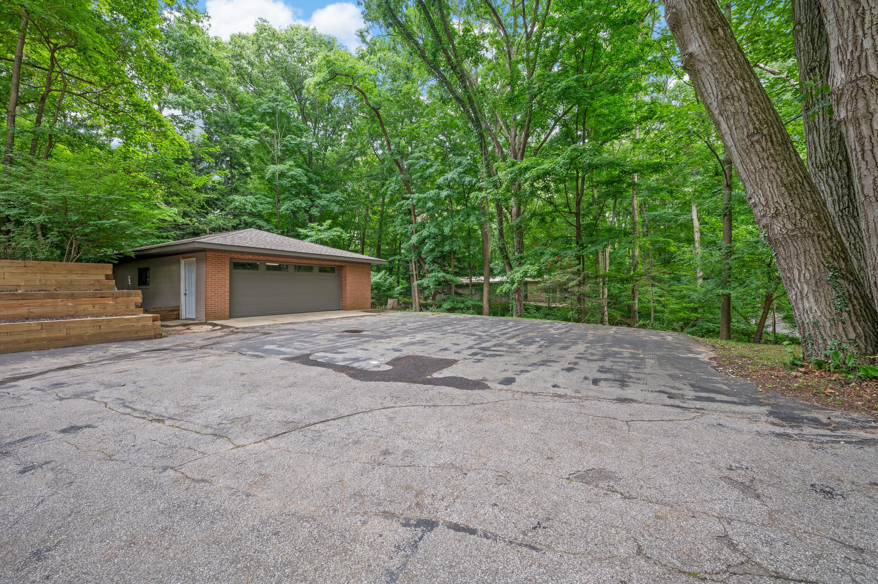 Bridgman, Michigan, 49106, United States, 5 Bedrooms Bedrooms, ,3 BathroomsBathrooms,Residential,Active,1922345