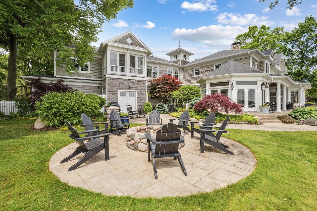 White Pigeon, Michigan, 49099, United States, 9 Bedrooms Bedrooms, ,9 BathroomsBathrooms,Residential,Active,1849554