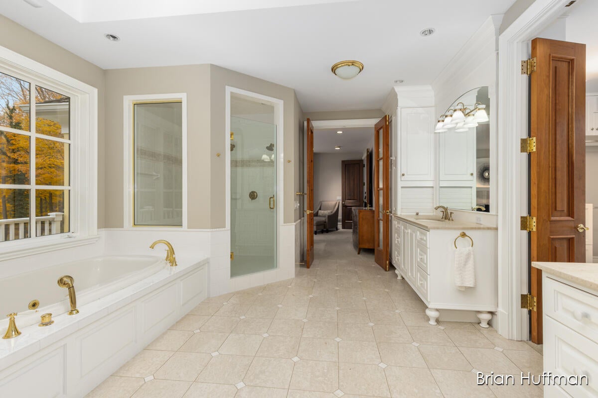 Grandville, Michigan, 49418, United States, 6 Bedrooms Bedrooms, ,9 BathroomsBathrooms,Residential,Active,1988461