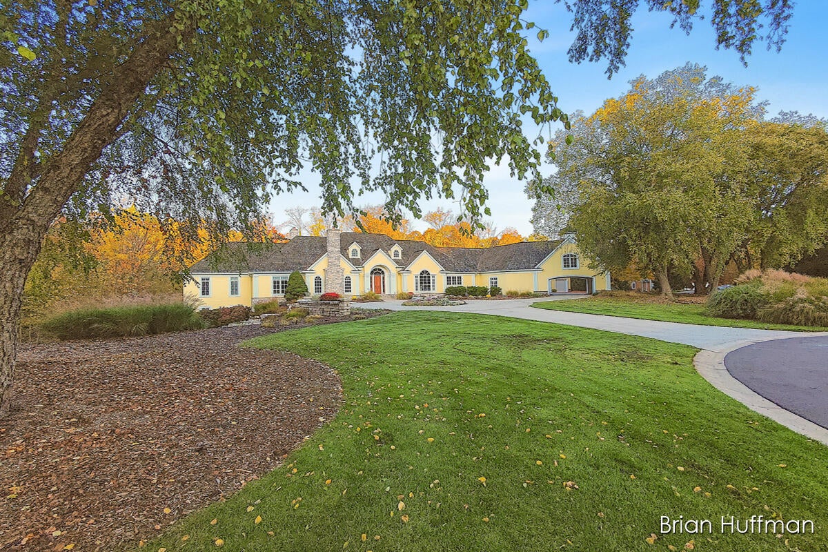 Grandville, Michigan, 49418, United States, 6 Bedrooms Bedrooms, ,9 BathroomsBathrooms,Residential,Active,1988461