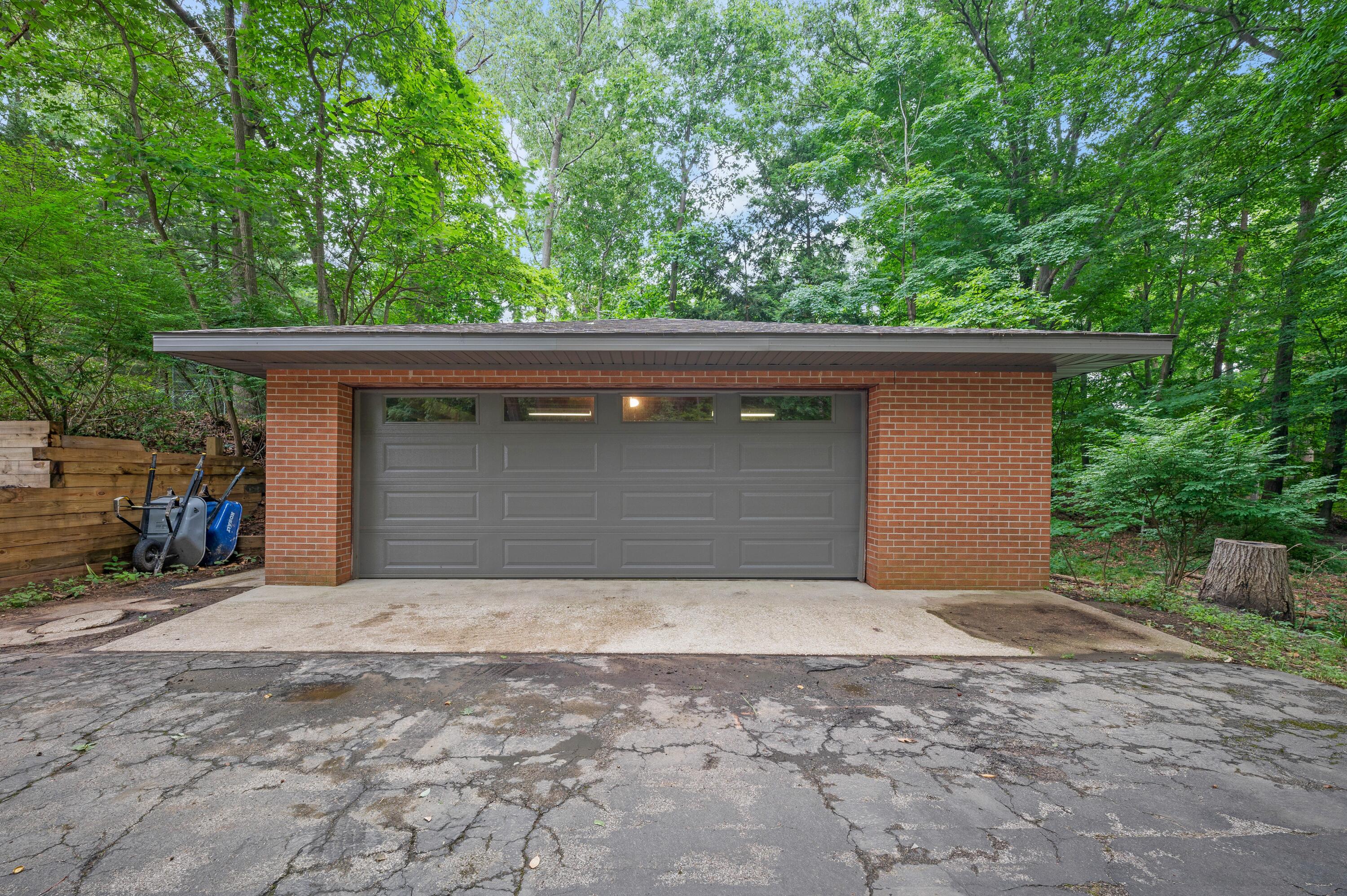 Bridgman, Michigan, 49106, United States, 5 Bedrooms Bedrooms, ,3 BathroomsBathrooms,Residential,Active,1922345