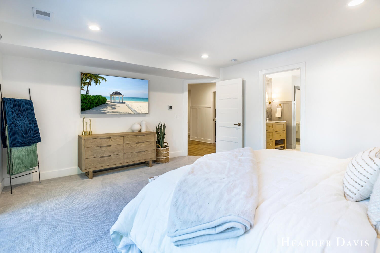 West Olive, Michigan, 49460, United States, 5 Bedrooms Bedrooms, ,6 BathroomsBathrooms,Residential,Active,1972174