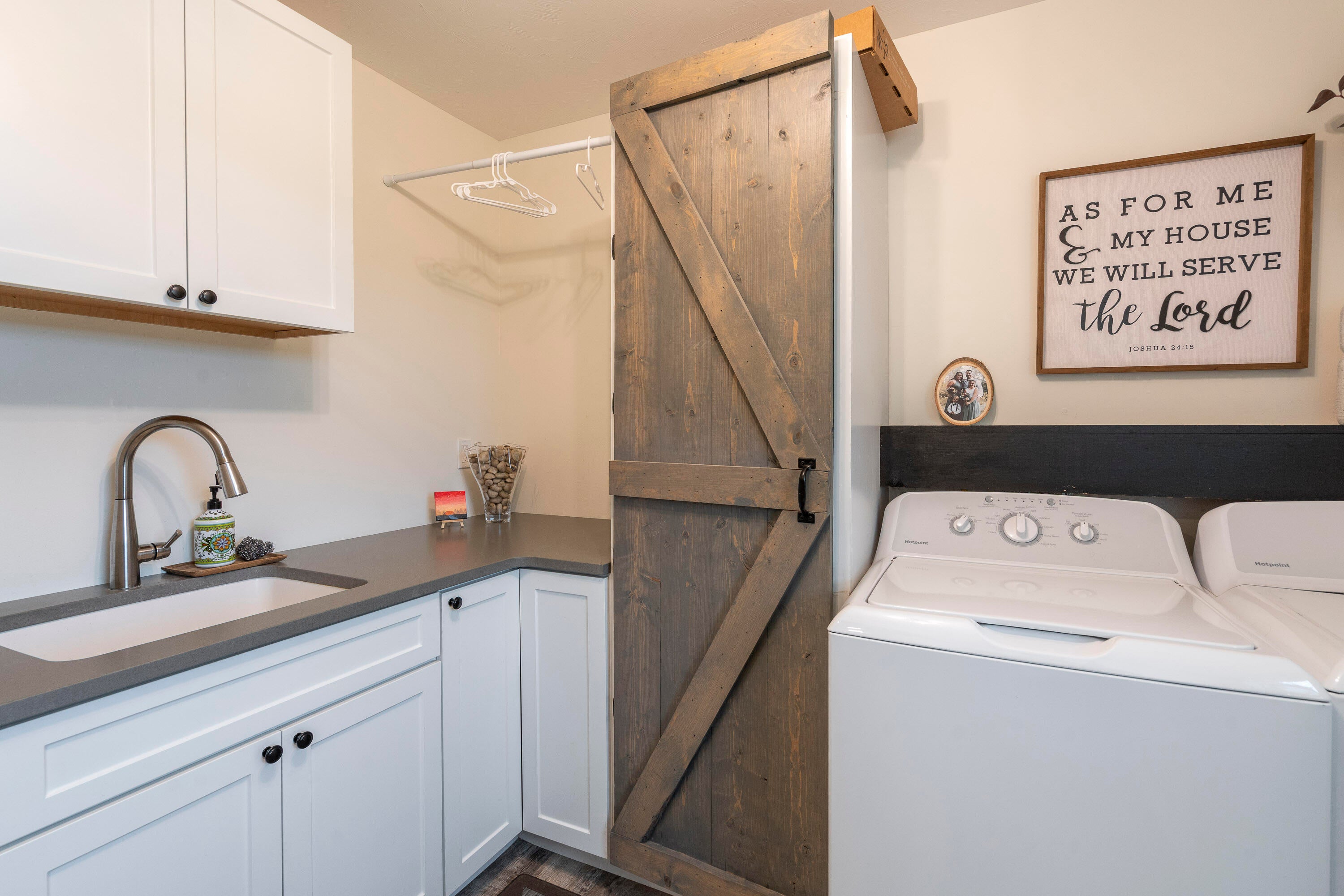 Middleville, Michigan, 49333, United States, 6 Bedrooms Bedrooms, ,3 BathroomsBathrooms,Residential,Active,2006790