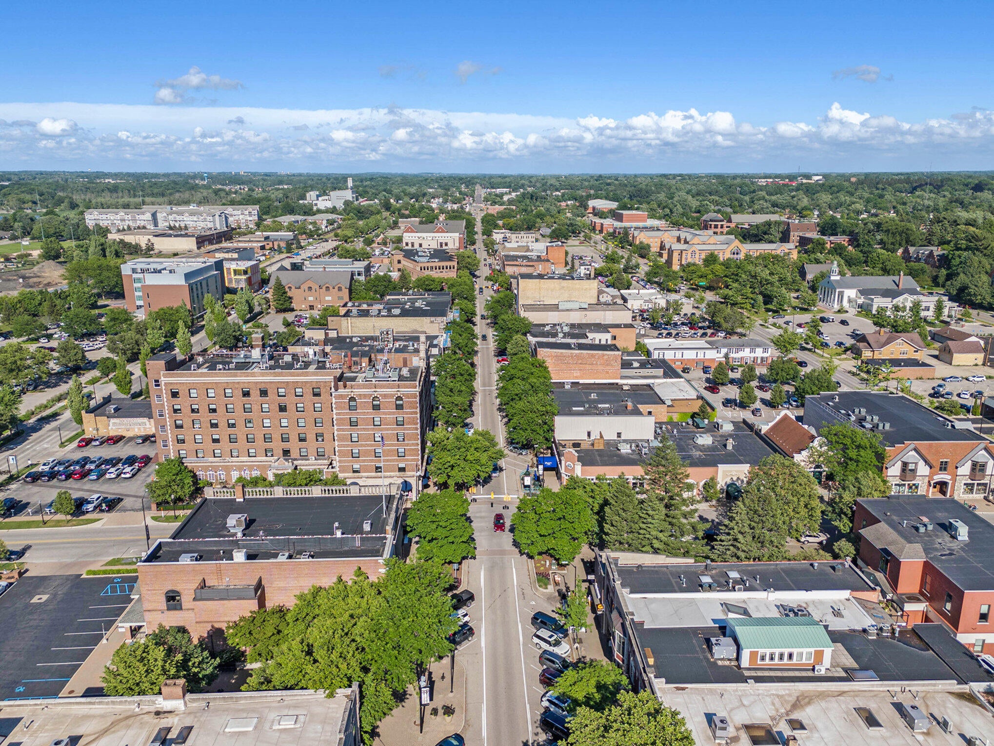 Holland, Michigan, 49423, United States, 2 Bedrooms Bedrooms, ,2 BathroomsBathrooms,Residential,Active,1953402