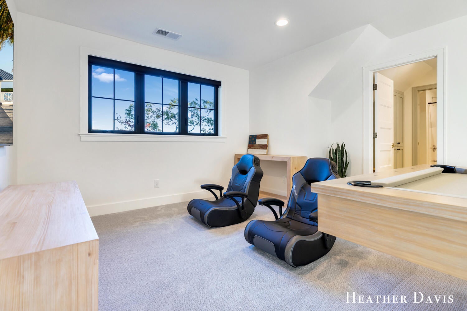 West Olive, Michigan, 49460, United States, 5 Bedrooms Bedrooms, ,6 BathroomsBathrooms,Residential,Active,1972174