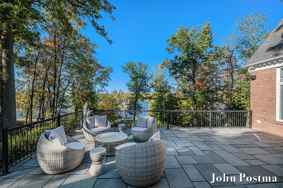 East Grand Rapids, Michigan, 49506, United States, 4 Bedrooms Bedrooms, ,6 BathroomsBathrooms,Residential,Active,2015444