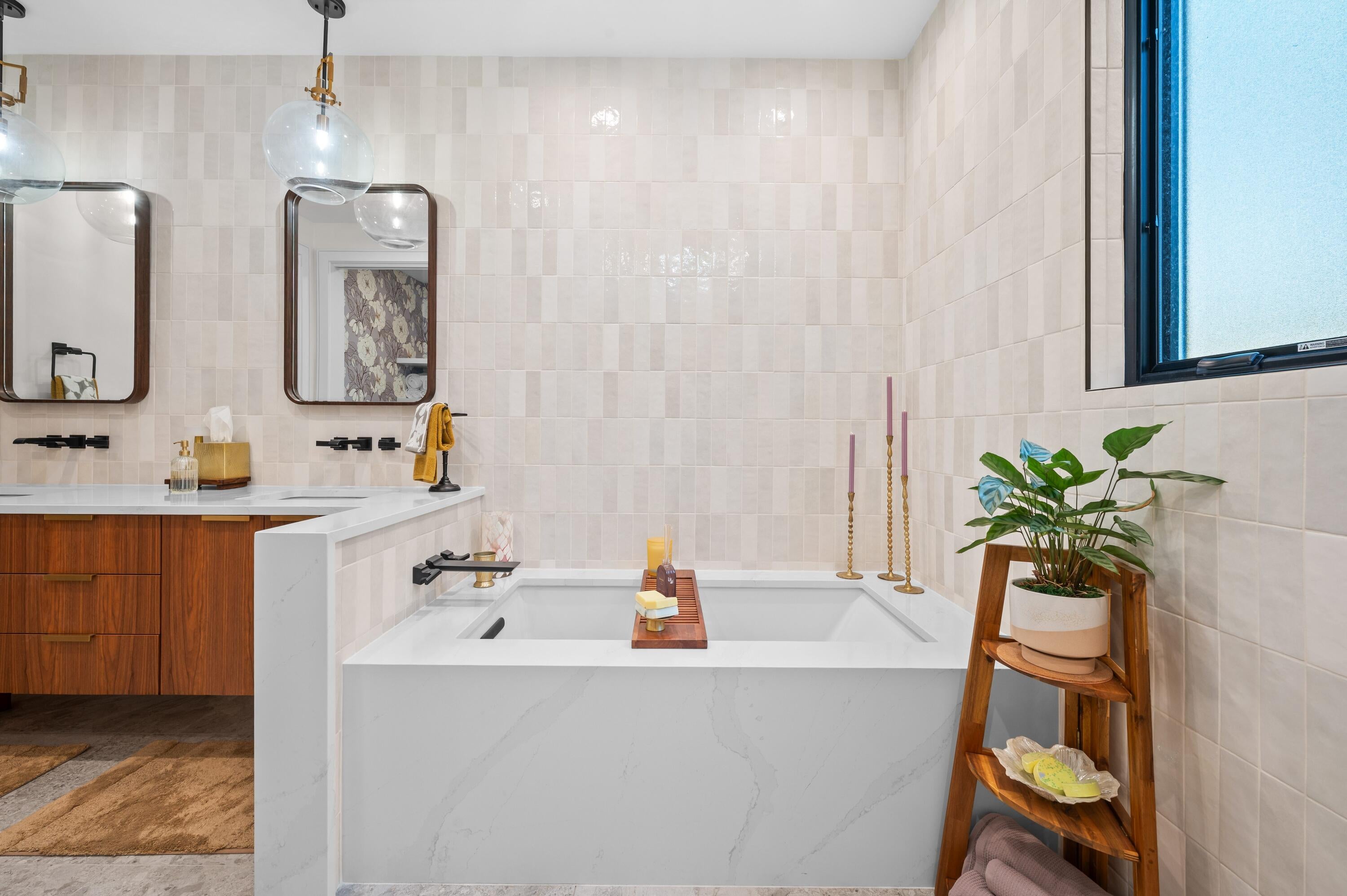 St. Joseph, Michigan, 49085, United States, 6 Bedrooms Bedrooms, ,6 BathroomsBathrooms,Residential,Active,1985598