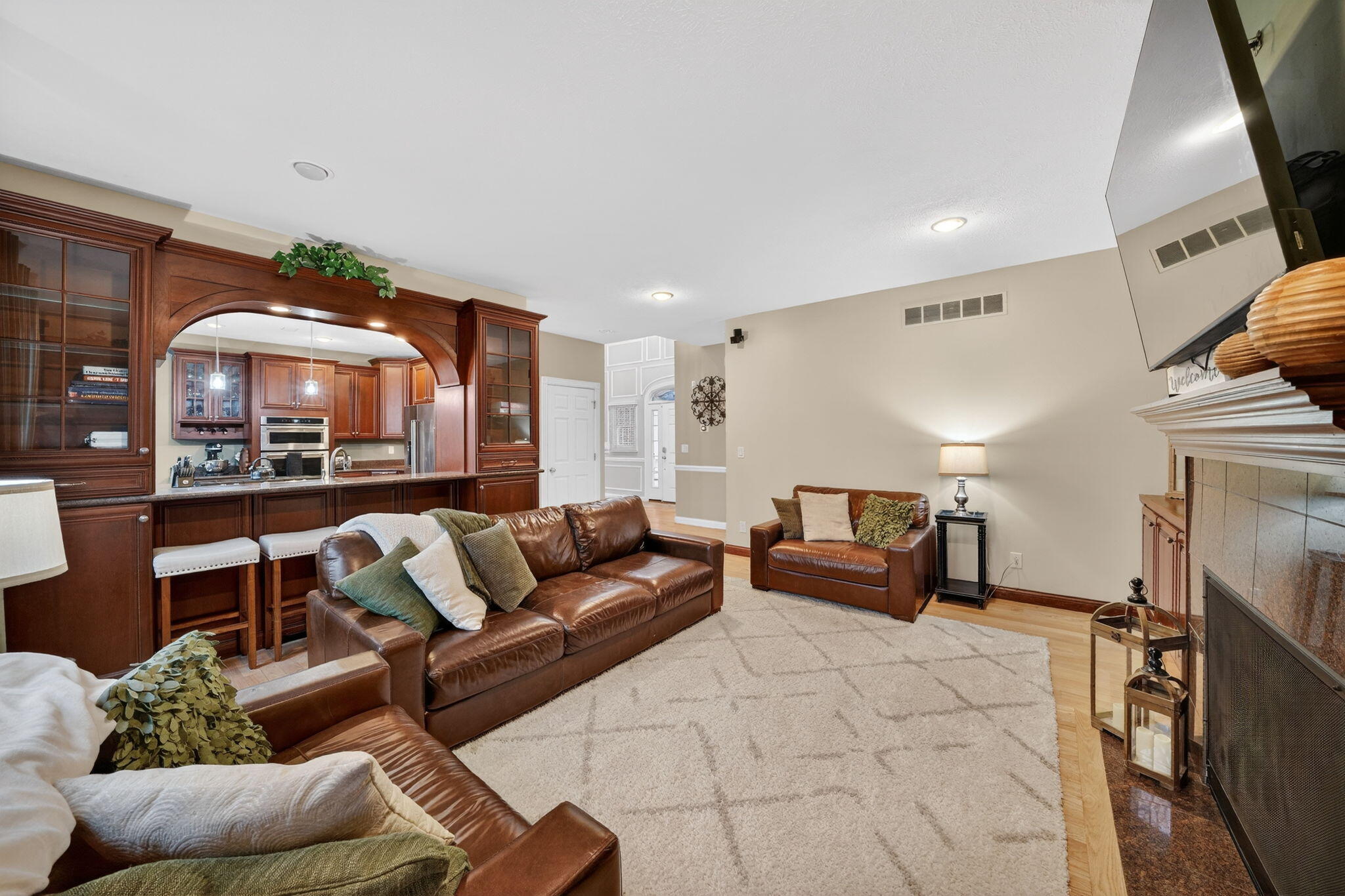 Stevensville, Michigan, 49127, United States, 5 Bedrooms Bedrooms, ,5 BathroomsBathrooms,Residential,Active,2008291