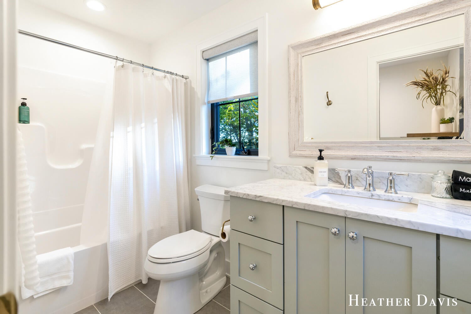 West Olive, Michigan, 49460, United States, 5 Bedrooms Bedrooms, ,6 BathroomsBathrooms,Residential,Active,1972174