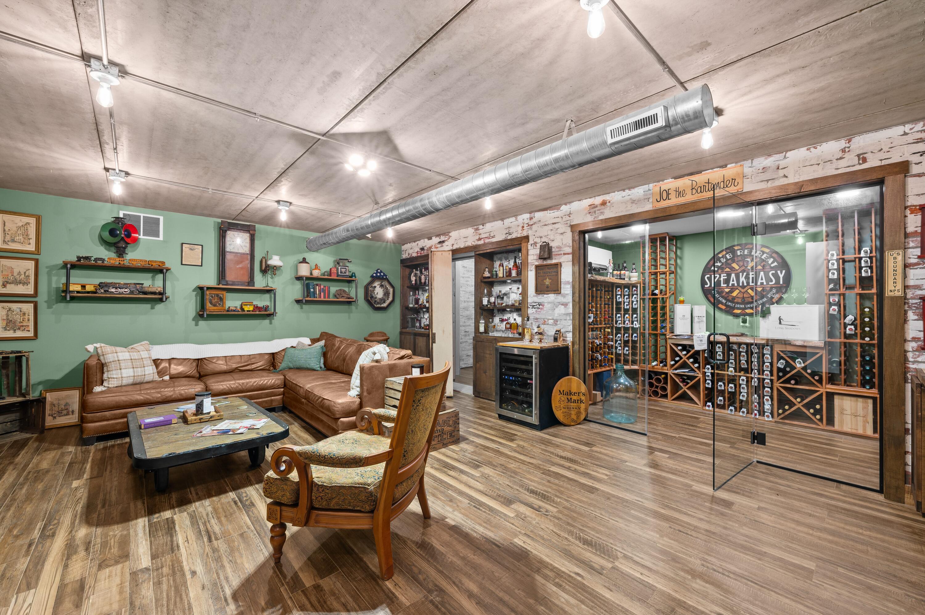 St. Joseph, Michigan, 49085, United States, 6 Bedrooms Bedrooms, ,6 BathroomsBathrooms,Residential,Active,1985598