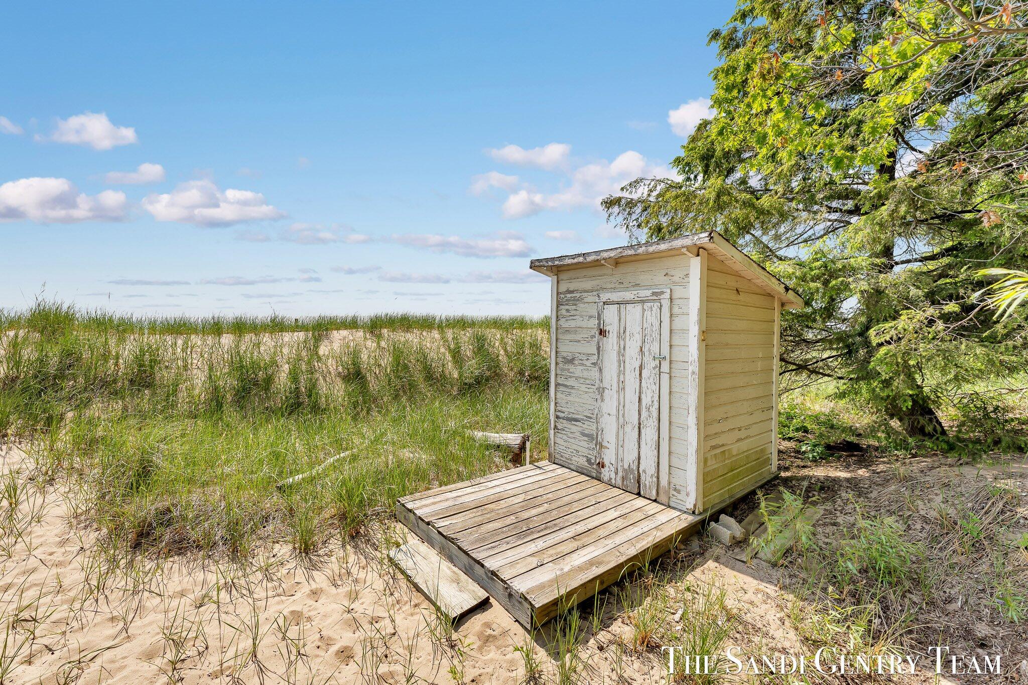 Grand Haven, Michigan, 49417, United States, ,4 BathroomsBathrooms,Residential,Active,1761642