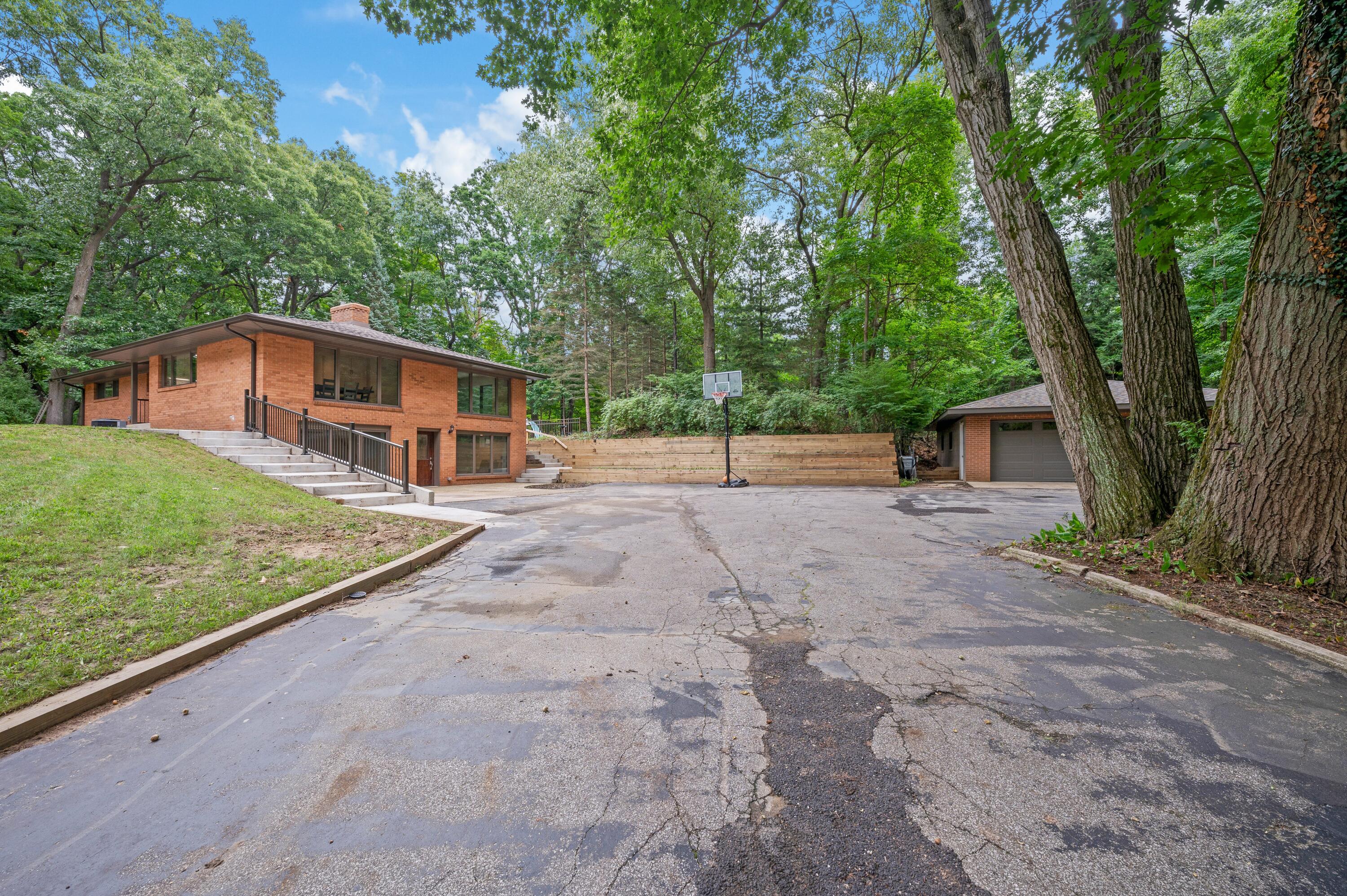 Bridgman, Michigan, 49106, United States, 5 Bedrooms Bedrooms, ,3 BathroomsBathrooms,Residential,Active,1922345