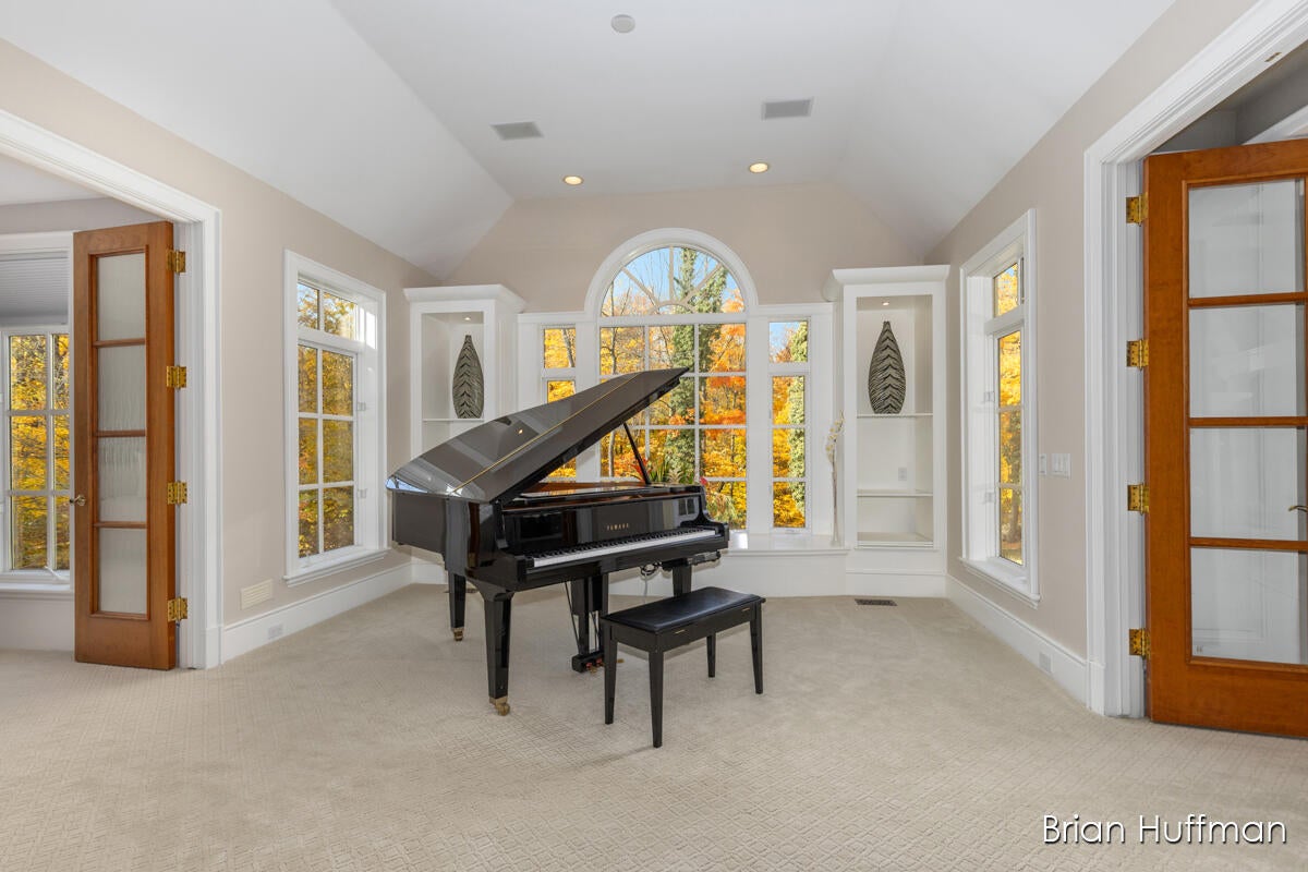 Grandville, Michigan, 49418, United States, 6 Bedrooms Bedrooms, ,9 BathroomsBathrooms,Residential,Active,1988461