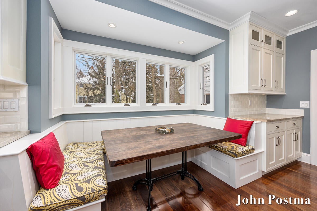 East Grand Rapids, Michigan, 49506, United States, 4 Bedrooms Bedrooms, ,6 BathroomsBathrooms,Residential,Active,2015444