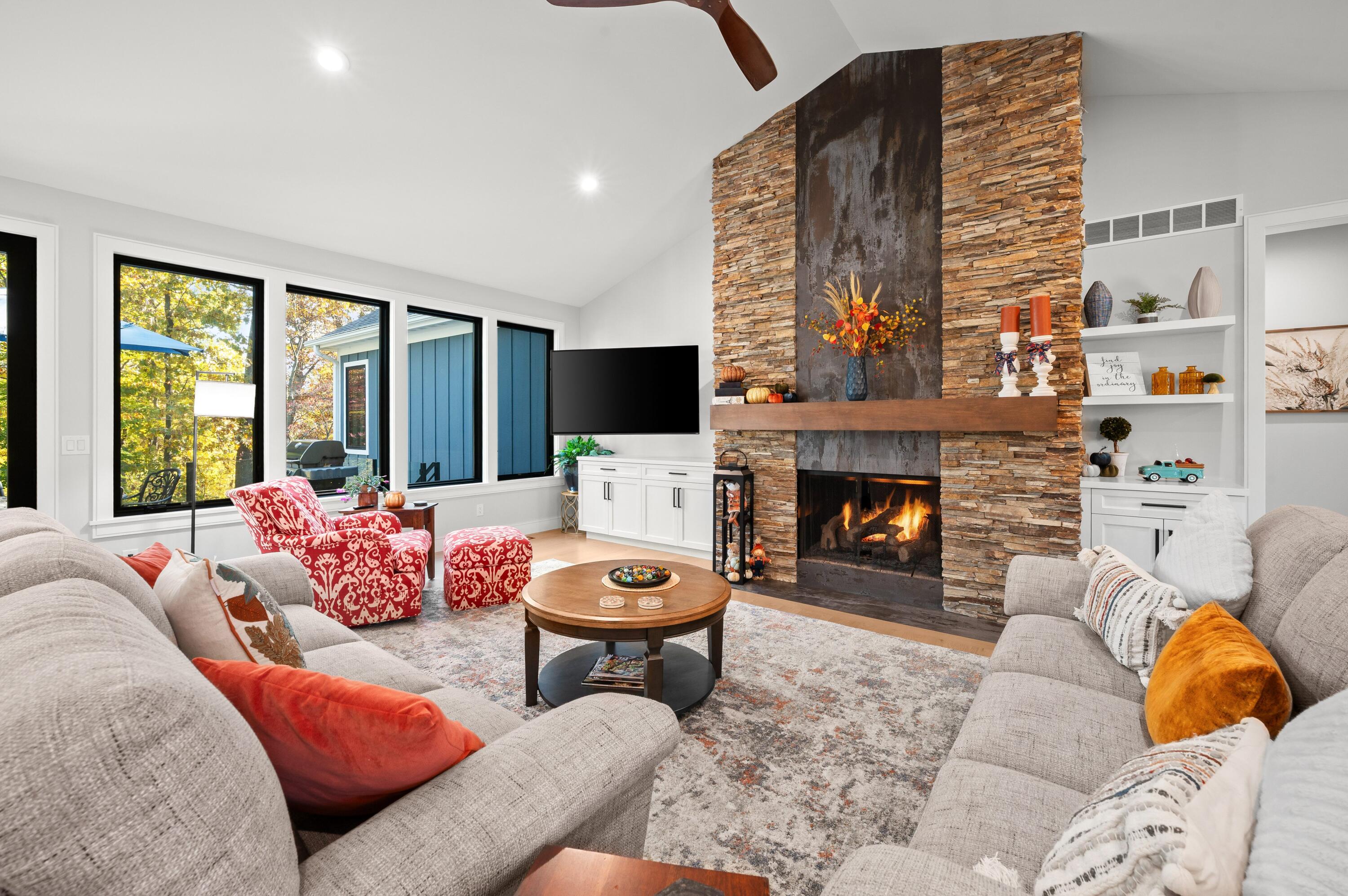 St. Joseph, Michigan, 49085, United States, 6 Bedrooms Bedrooms, ,6 BathroomsBathrooms,Residential,Active,1985598