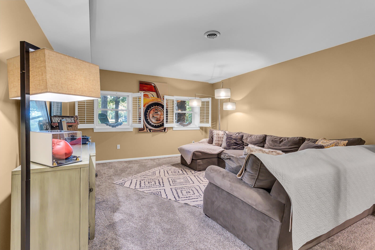 Horton, Michigan, 49246, United States, 5 Bedrooms Bedrooms, ,3 BathroomsBathrooms,Residential,Active,1944098
