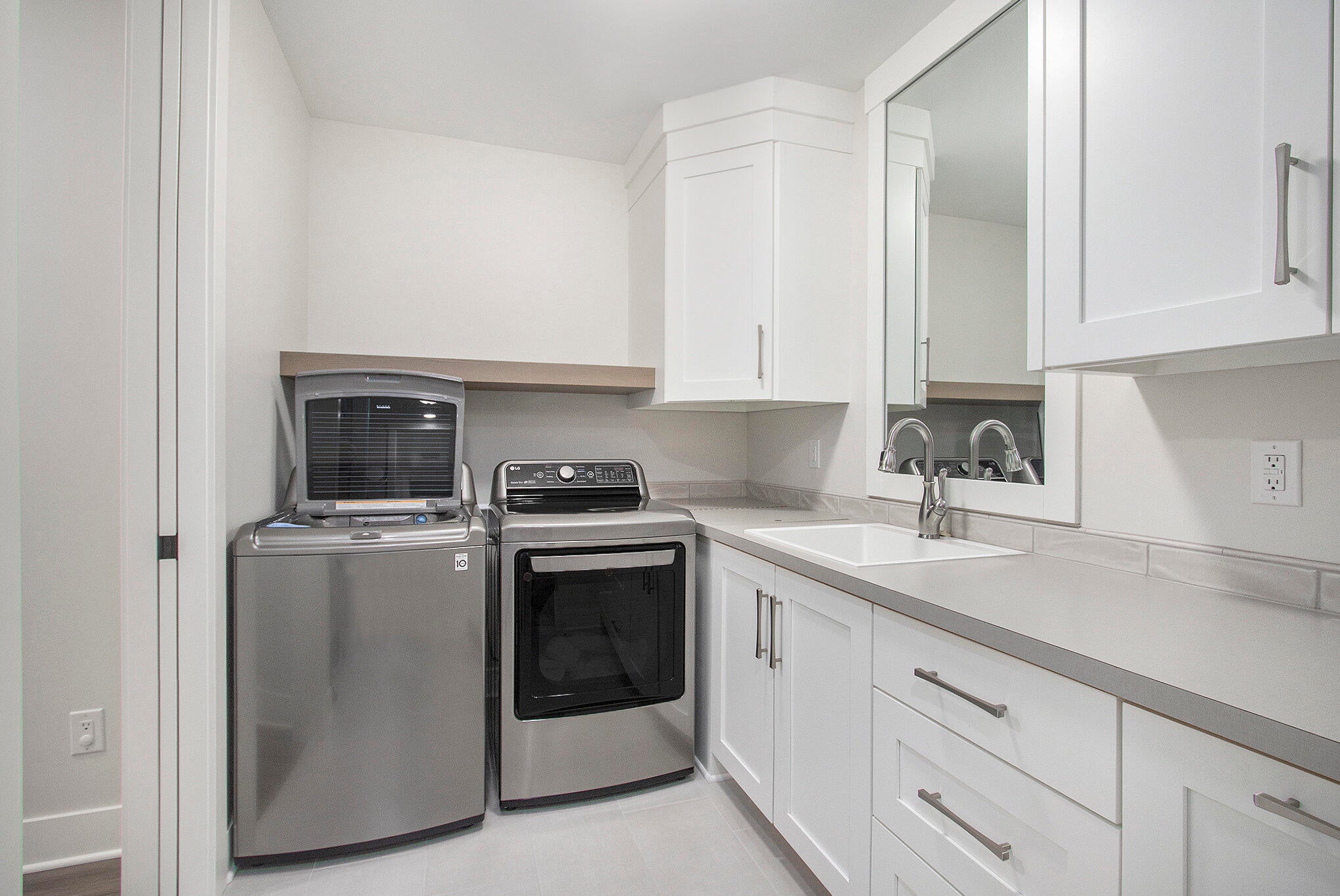 Holland, Michigan, 49424, United States, 3 Bedrooms Bedrooms, ,3 BathroomsBathrooms,Residential,Active,1970962